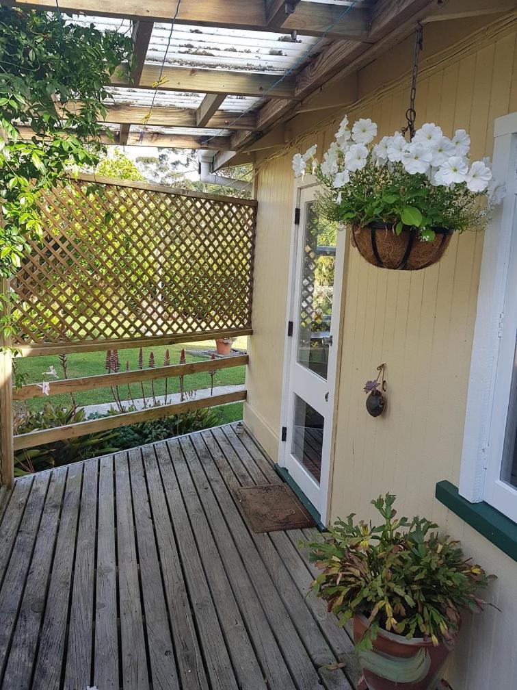 Rose Cottage Tryphena エクステリア 写真